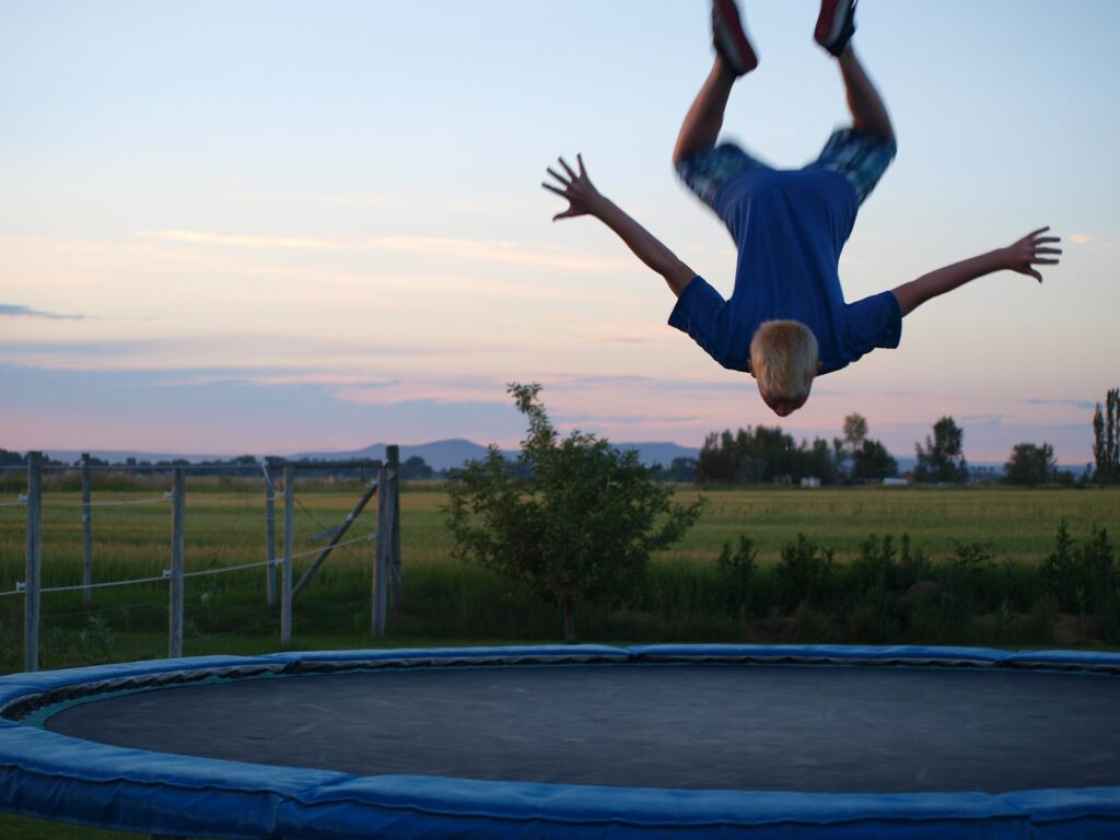3 verschillende opties voor trampolines in je tuin (WonenWerkenLeven.nl)